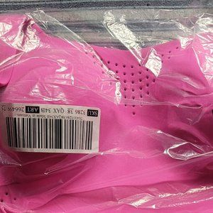 Victoria's Secret Featherweight Max Sports Bra, Pink Berry, 34B